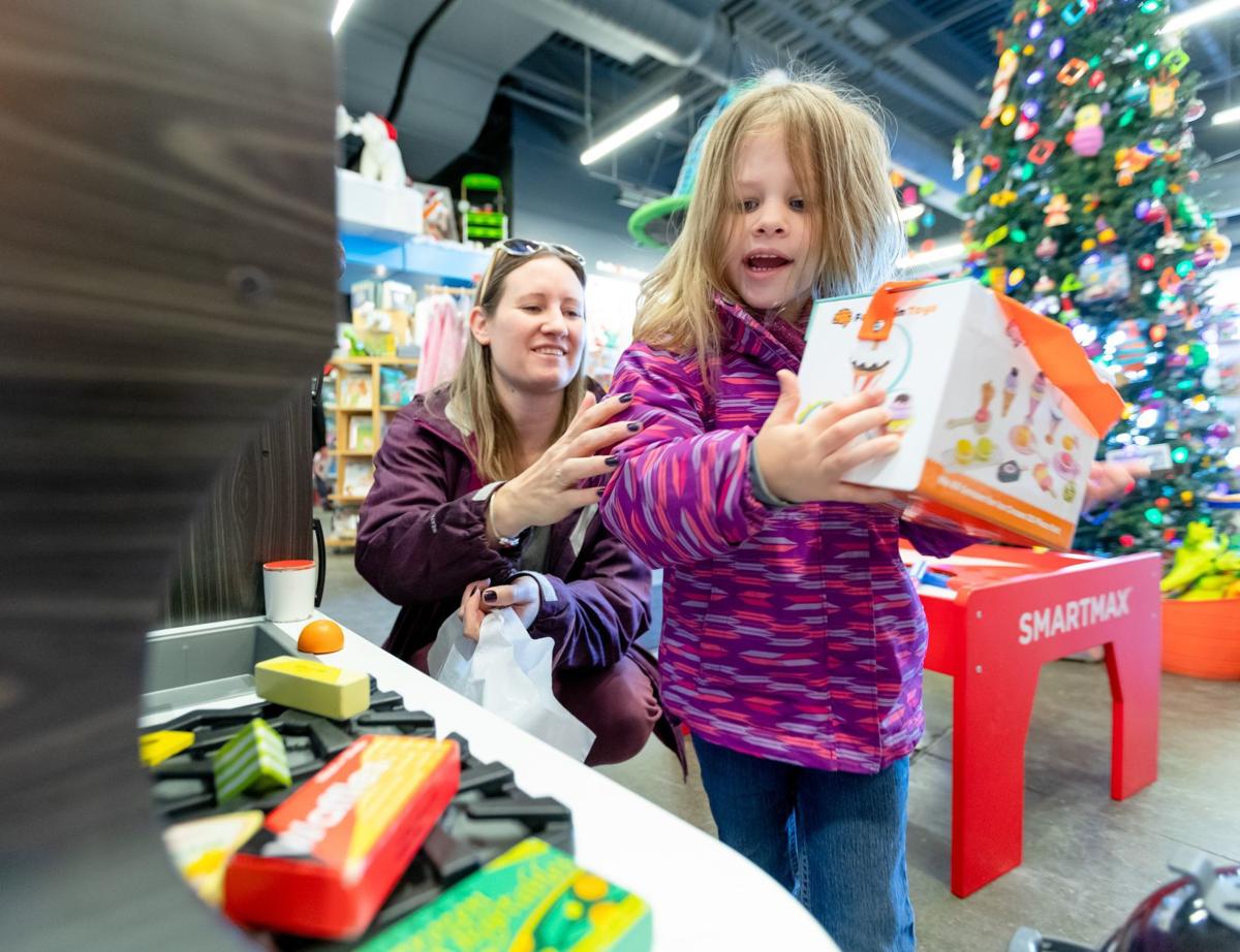 Where Are Parents Shopping For Toys Now That Toys R Us Is Closed Everywhere Money Omaha Com