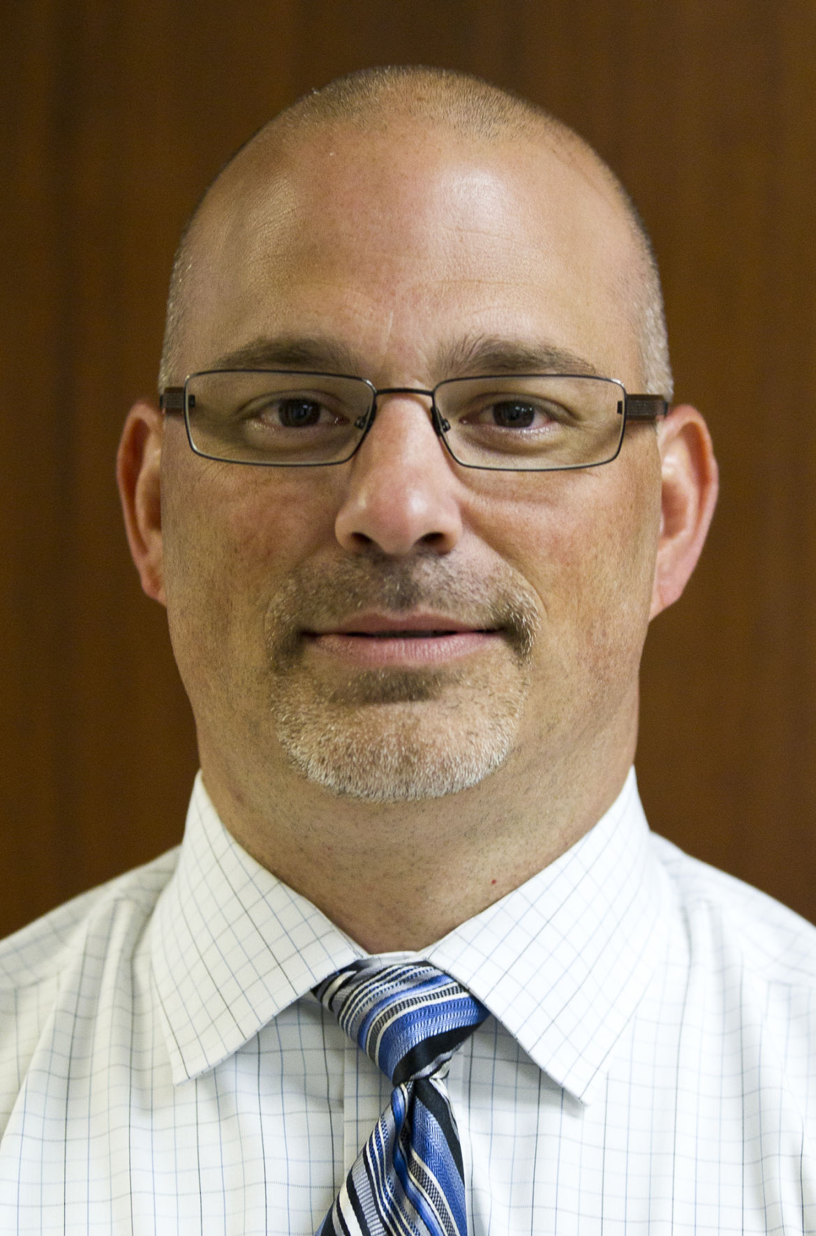 Omaha Airport Authority executive director to retire in June Money