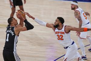BASKETBALL-NBA-NYK-SAS/