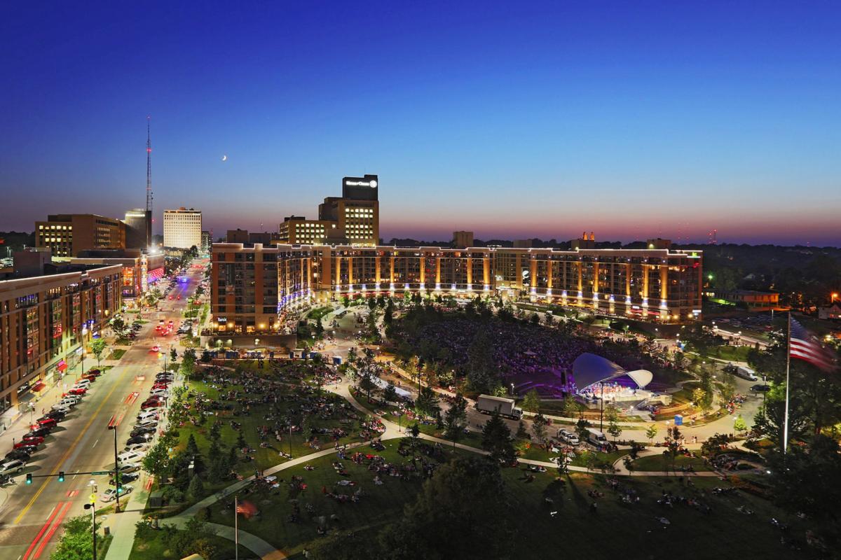 Midtown Crossing Events Omaha Events Things To Do In >> The Pulse Of Midtown Crossing Special Sections Omaha Com Midtown Crossing Events Omaha Events Things To Do In >> The Pulse Of Midtown Crossing Special Sections Omaha Com