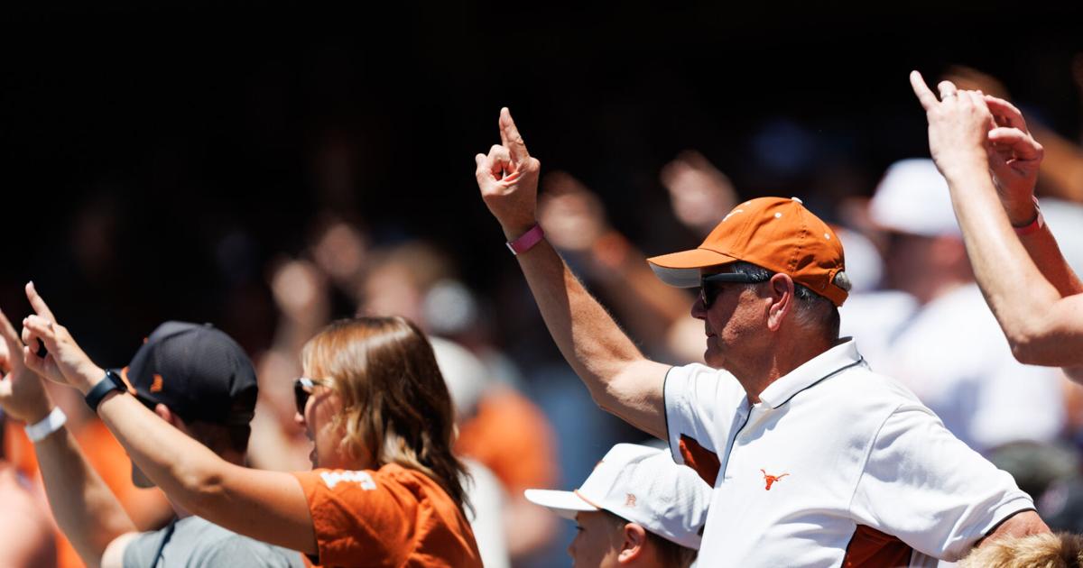 Photos: Alabama takes on Texas in the 2026 College World Series