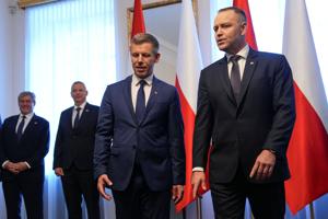 Trump says US will send additional 5,000 troops to Poland