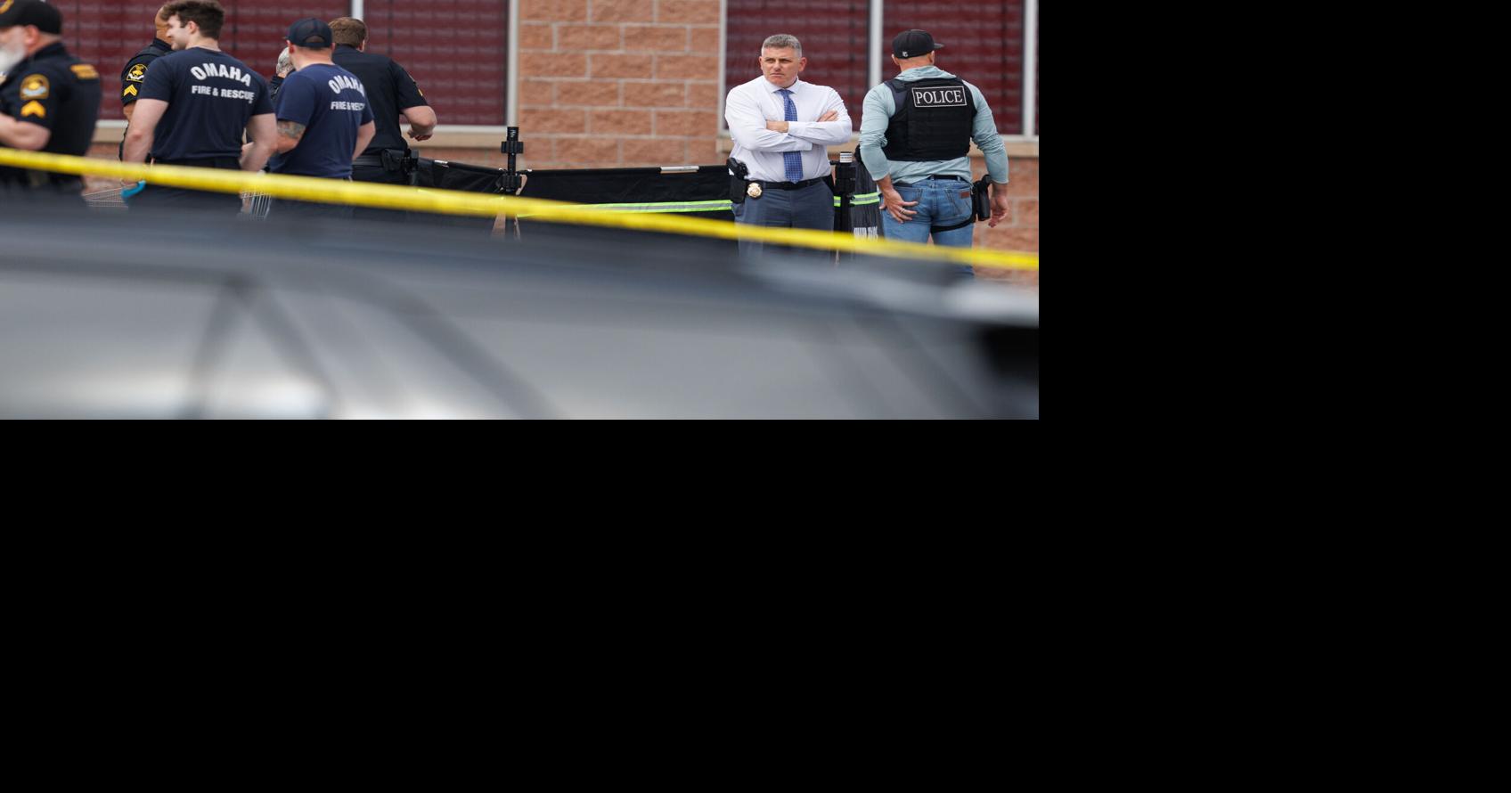 Frau, die bei einem Angriff auf einen Walmart in Omaha von der Polizei ...
