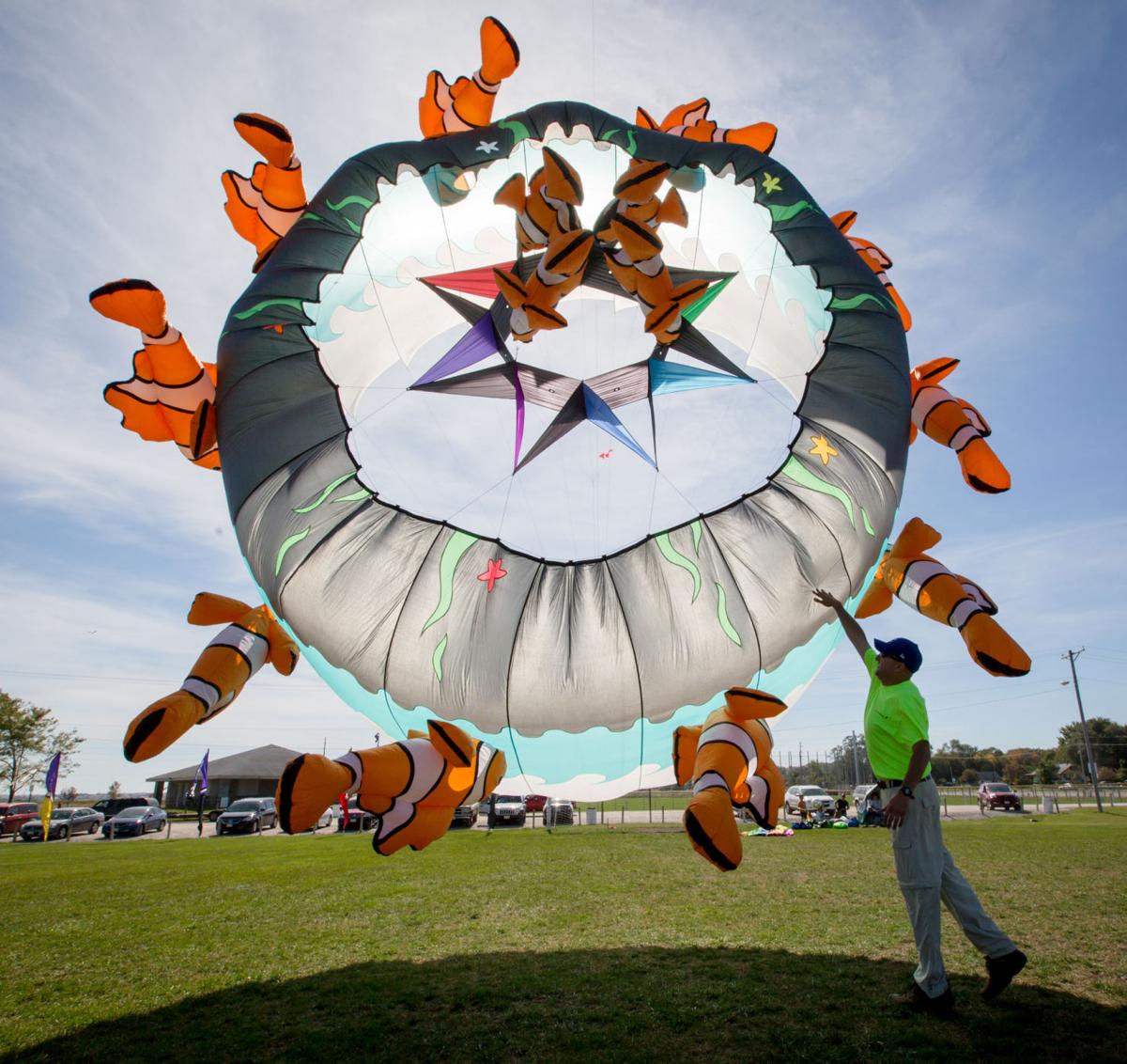 On unseasonably warm day, giant kites take flight in La Vista Local