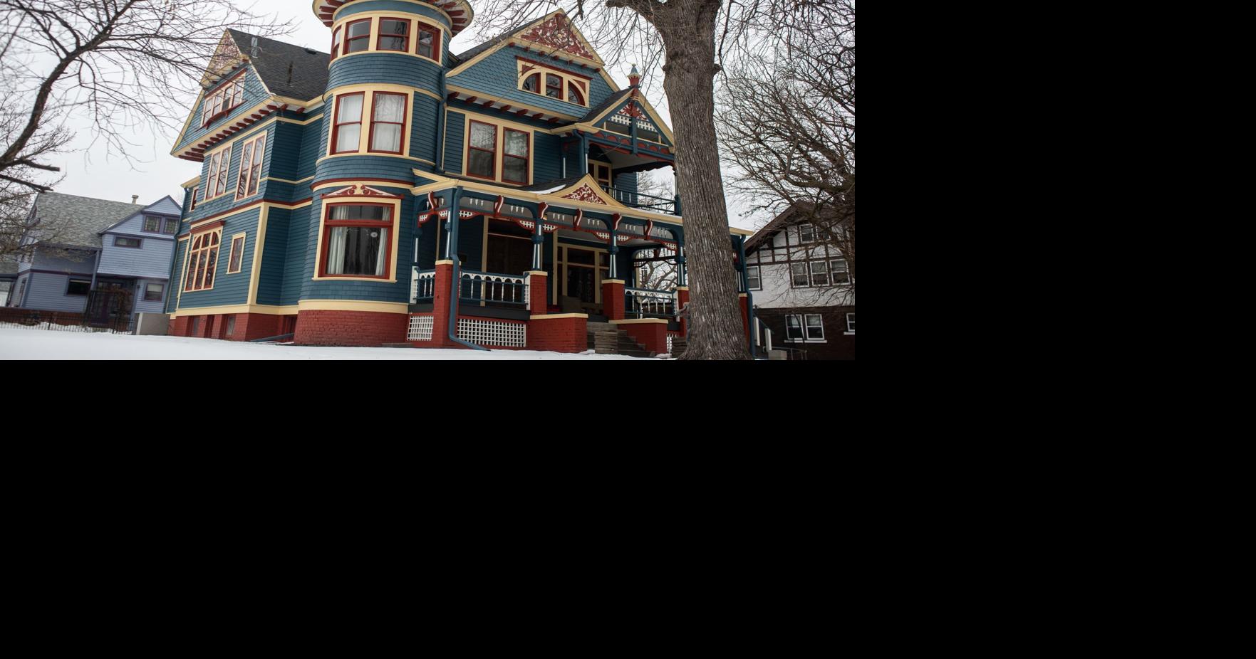 Sale of two historic houses in Omaha's Bemis Park neighborhood is