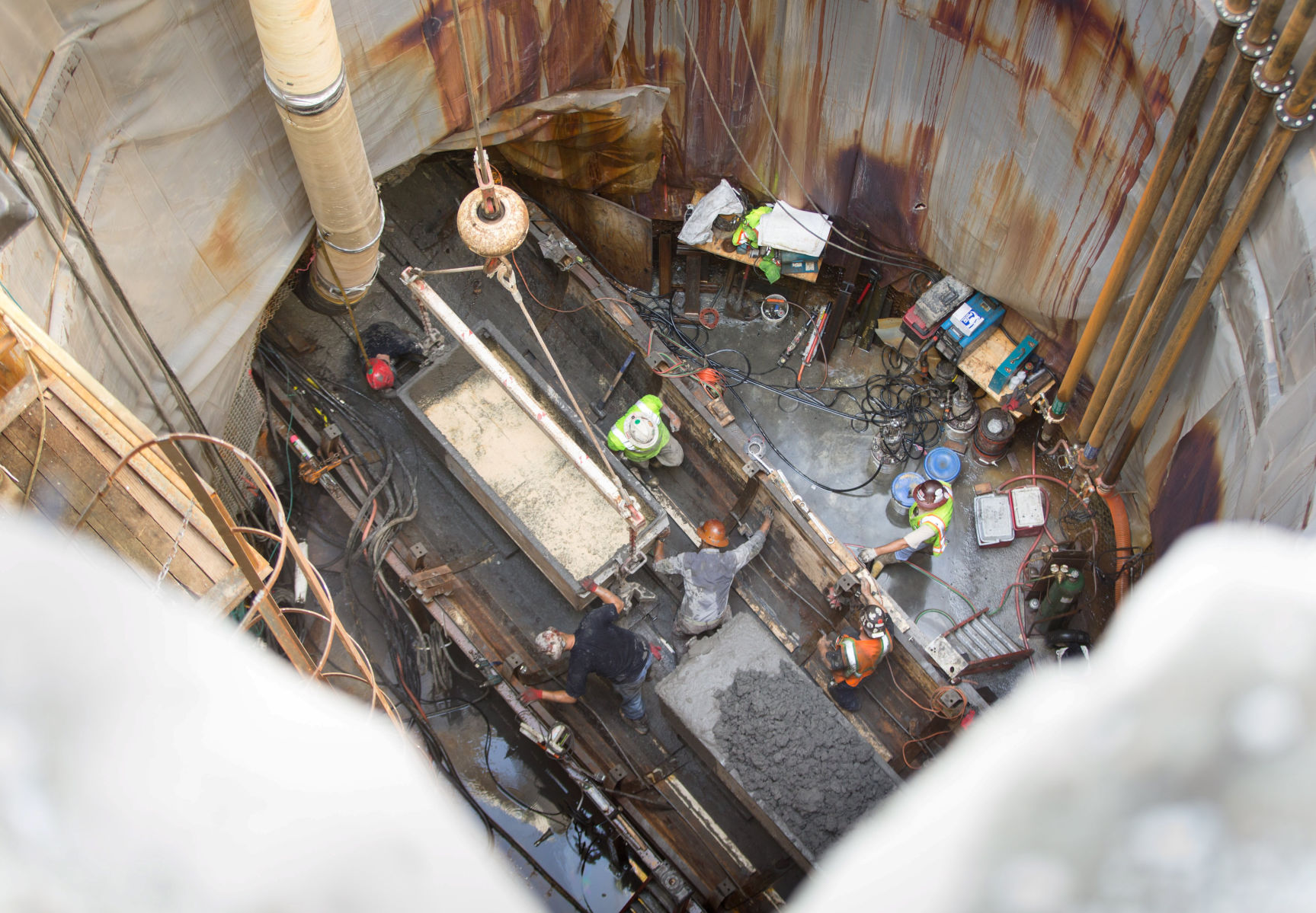 inside tunnel for new omaha sewage pipe machine gets stuck behind american machine works omaha
