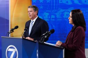 101126-owh-new-cd2debate1-nf-10