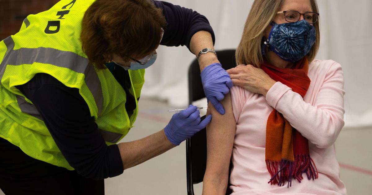 Free COVID vaccine shots still available around Omaha