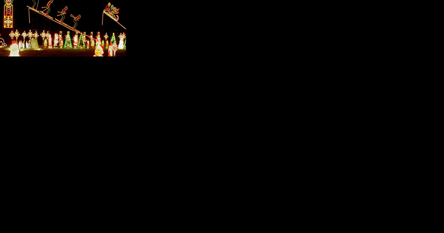 Looking at holiday lights a century-old tradition in Omaha - Vimarsana News