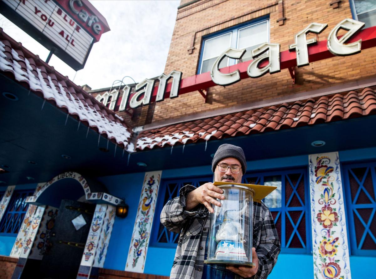 Omaha's Bohemian Cafe sells keepsakes to the highest bidders as its 66