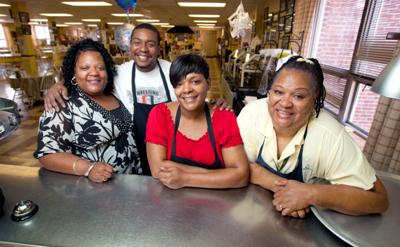 Big Mama S Kitchen Gets Its Own Show On Food Network Premieres