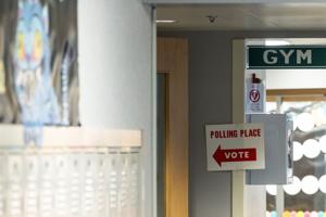 051226-owh-new-voting-cm-09