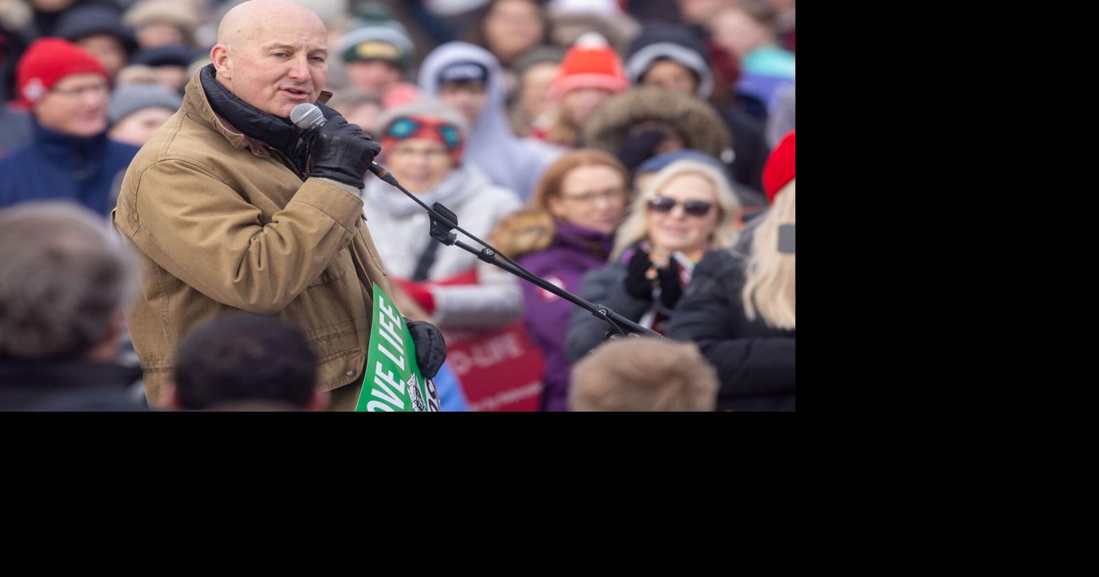 Senator Pete Ricketts: Trump sicherte die Grenze und brachte ...
