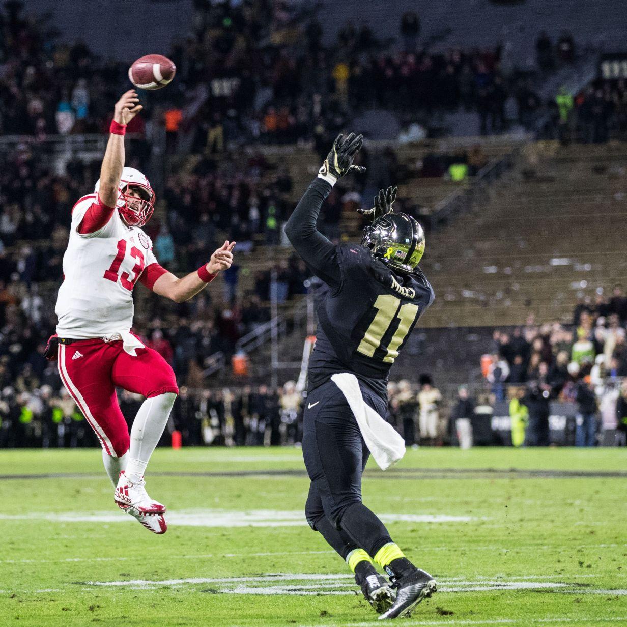 Mckewon Lack Of Balance May Irk Some But Husker Passing Game Is