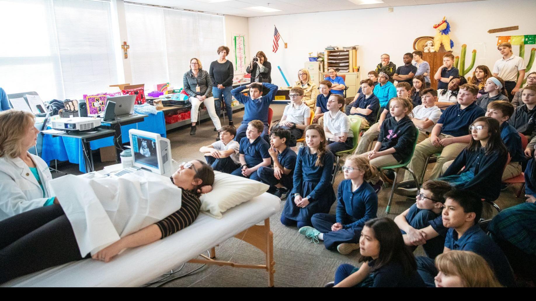 Schoolkids Peer Into Womb With Live Ultrasound As Abortion Opponents Go High Tech Education Omaha Com