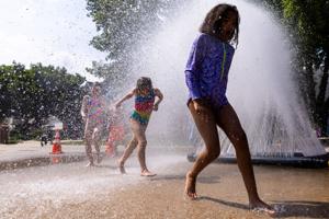 060326-owh-new-hydrants-jc-11.JPG