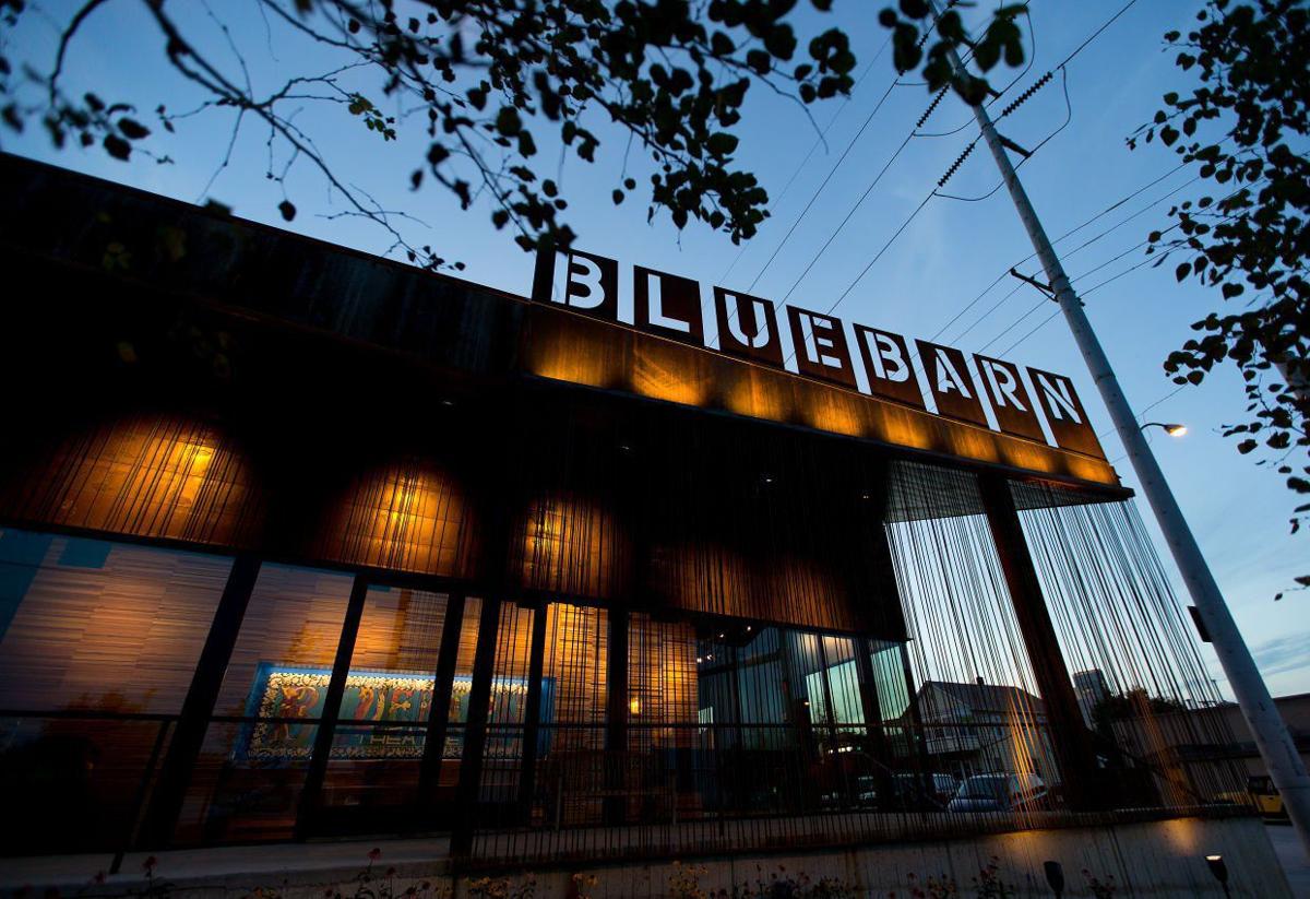 20190721_liv_bluebarn