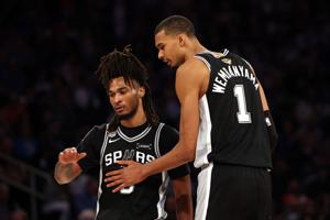 BASKETBALL-NBA-NYK-SAS/