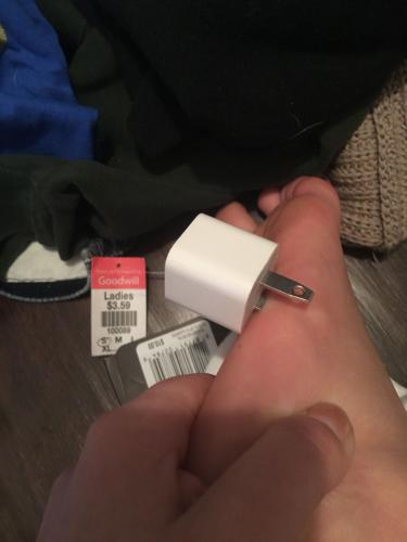 375px x 500px - 18-year-old steps on phone charger in messy room, tweets photos