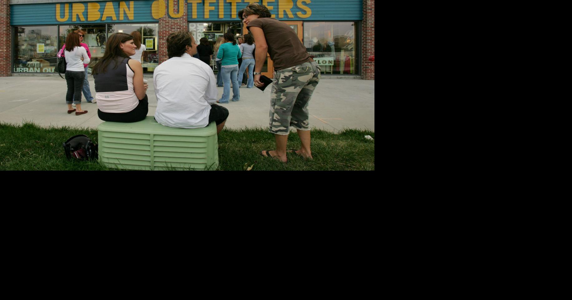 Omaha's Urban Outfitters store to move west