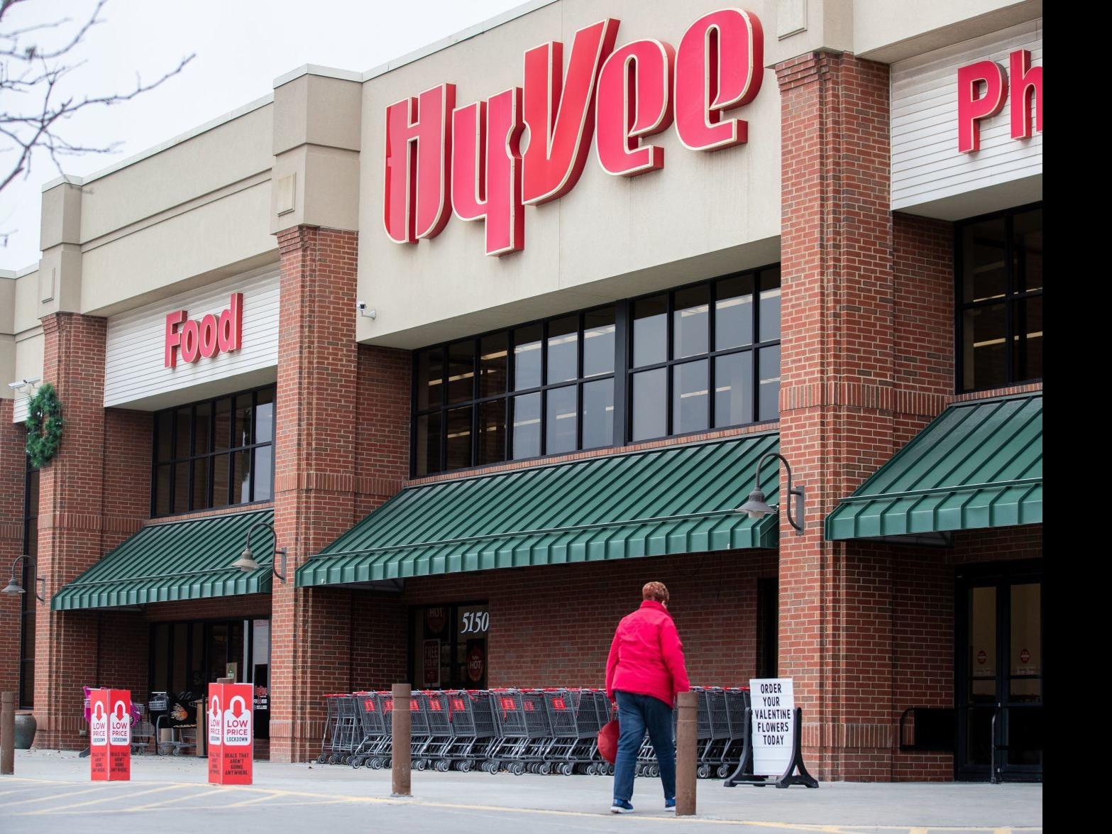 Hy Vee To Hire Nearly 1 100 In Omaha 600 In Lincoln And Thousands More Elsewhere Local Business News Omaha Com