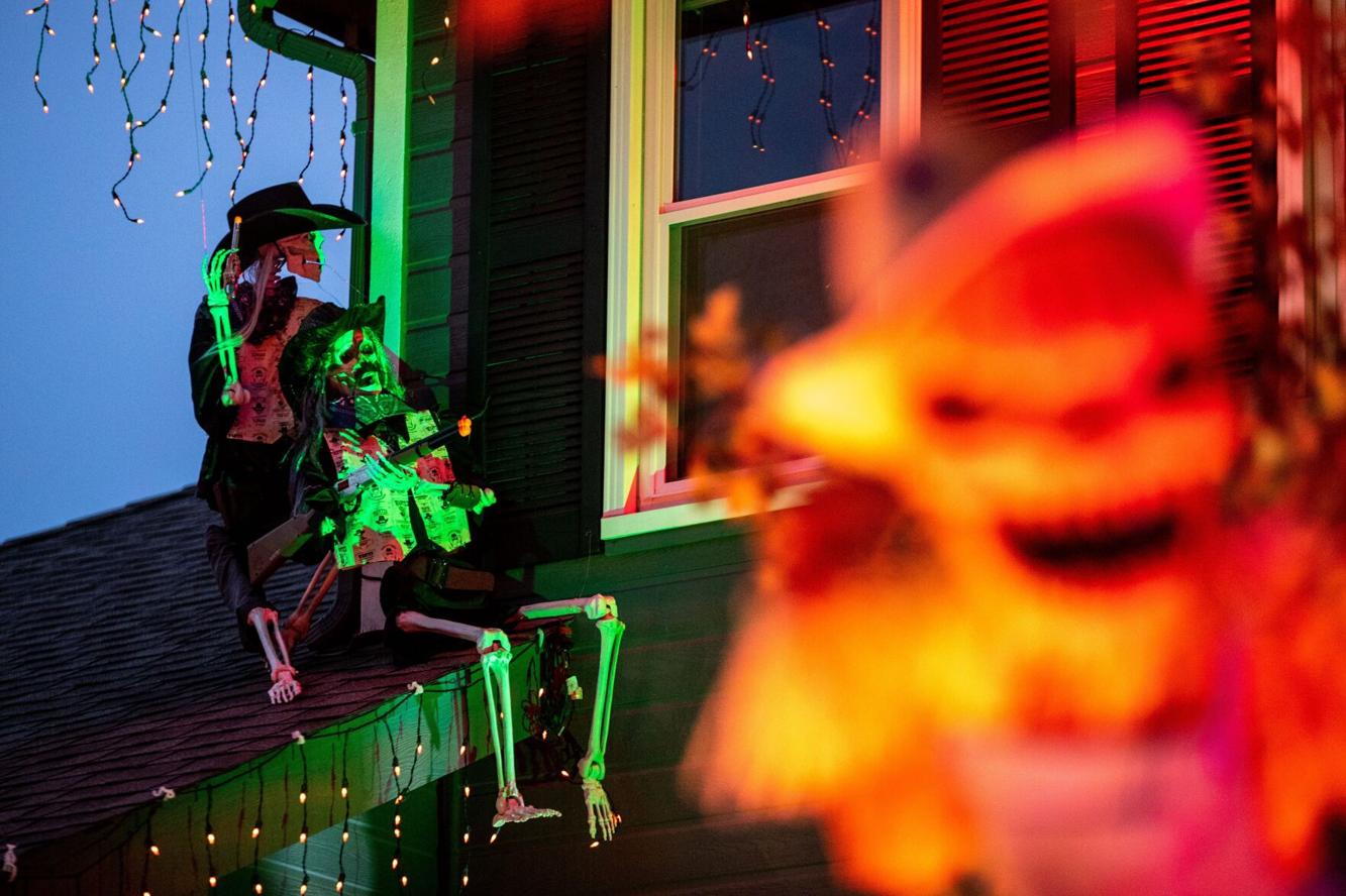 Omaha woman's map lists the best Halloween yard displays across the metro