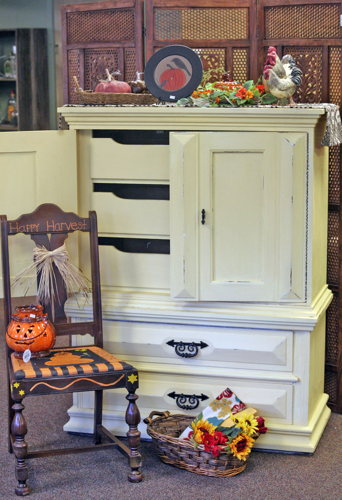 Weathered Worn Closes Doors Welcomes New Country Store