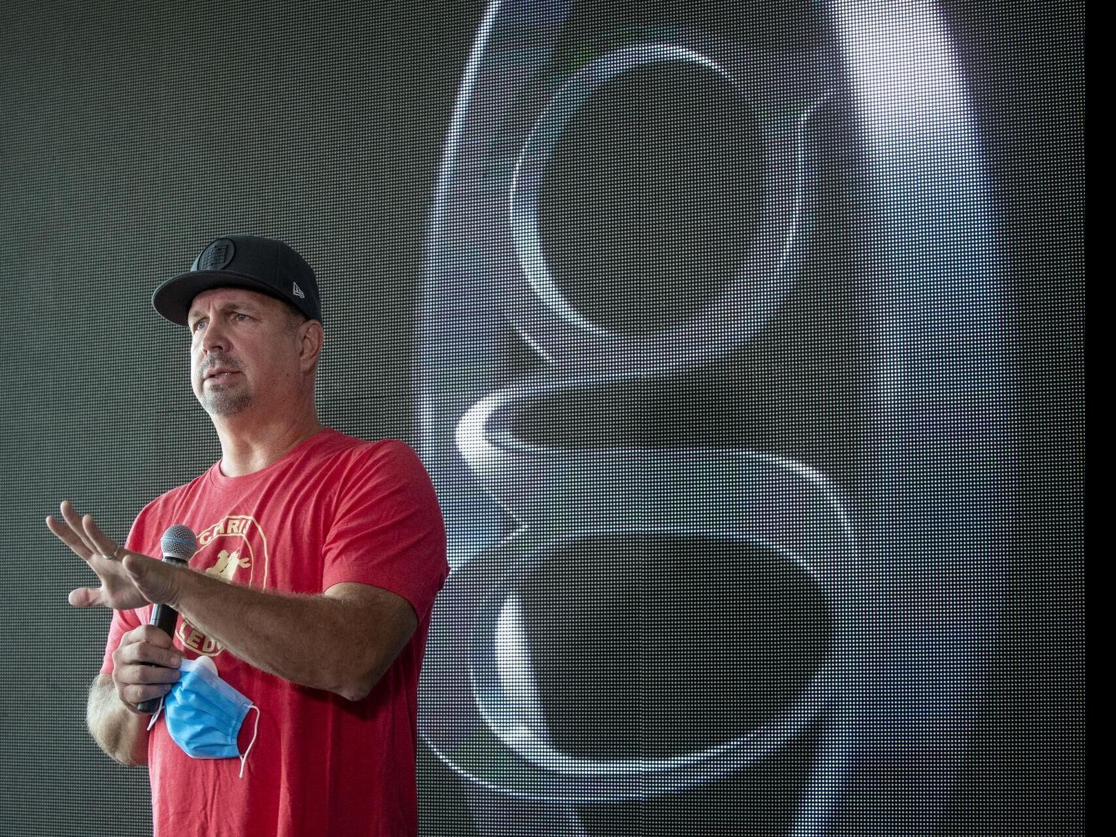 Garth Brooks' Memorial Stadium show will be his largest ...