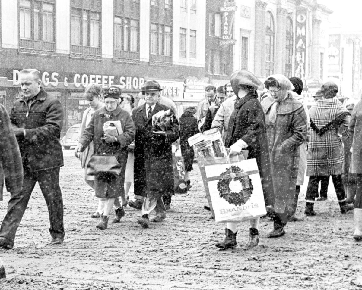 38 vintage photos of Christmas shopping in Omaha