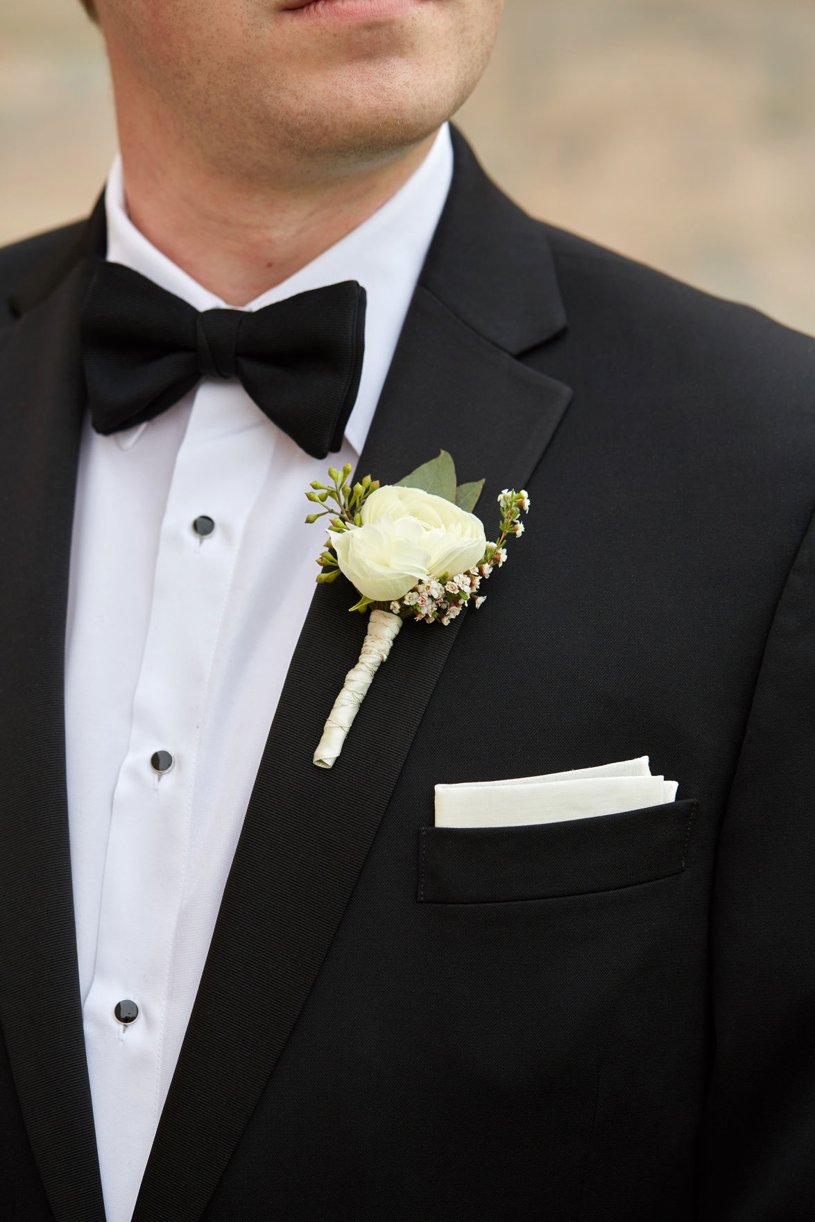 Adrienne and Blake 'Lush garden' reception at Joslyn Art Museum