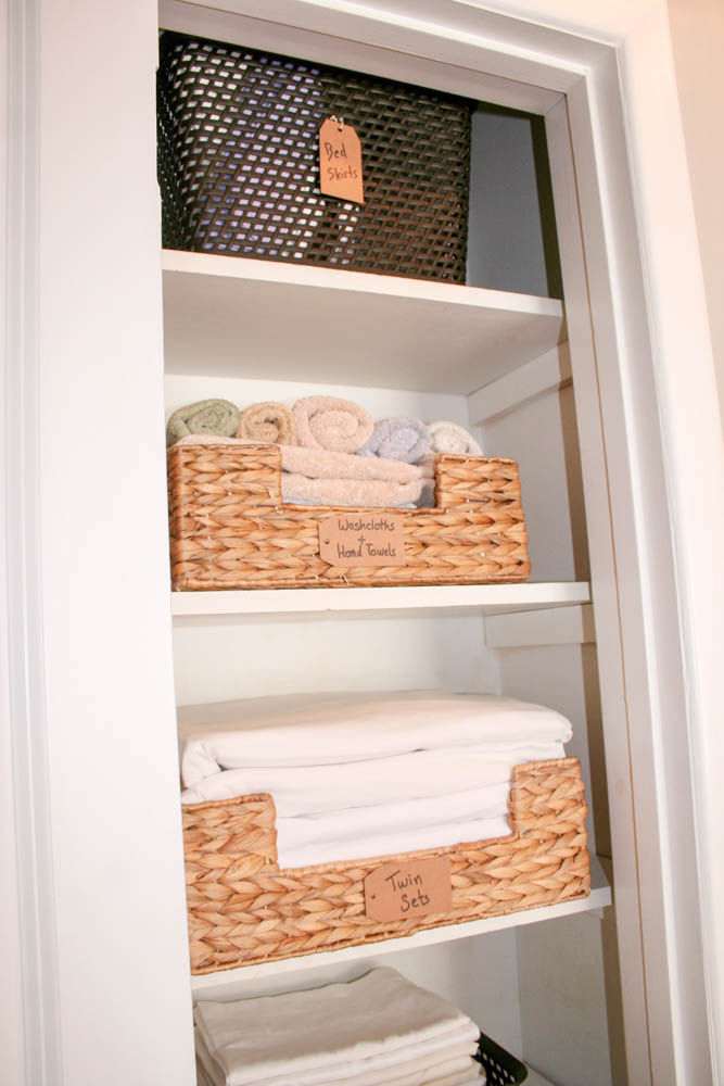 5 Tips For How To Organize Your Linen Closet Momaha Com Omaha Linen Closet 1