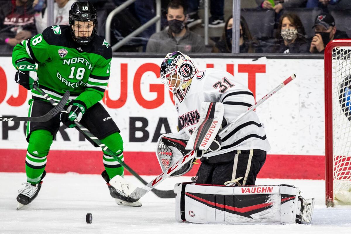 UNO hockey falls to No. 2 North Dakota after Fighting ...