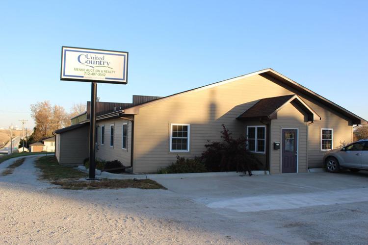 United Country Menke Auction & Realty