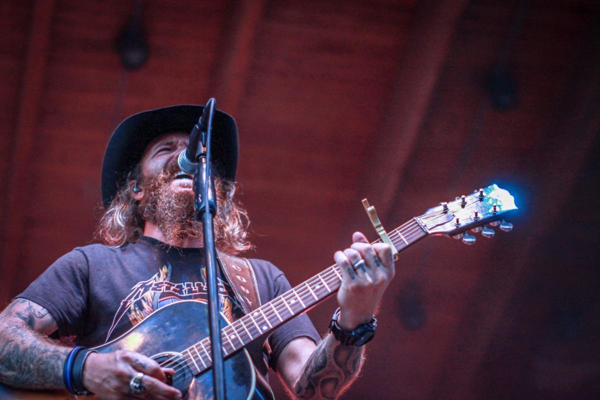 Review Cody Jinks gives it his all before being taken to the hospital