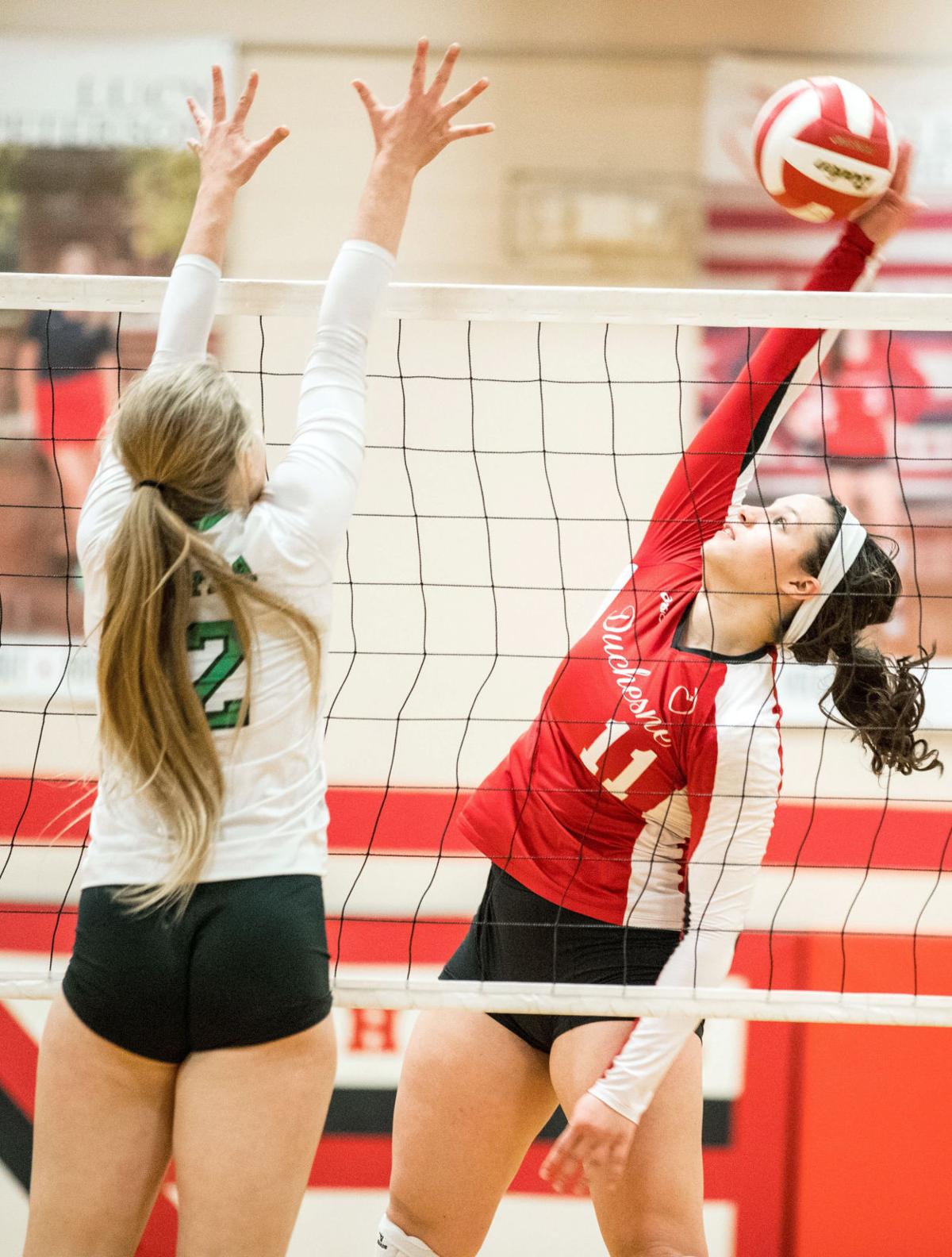 Omaha Duchesne volleyball outlasts Gretna in battle of two of the best