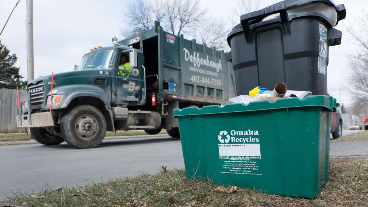 Proposed Overhaul Of Omaha S Waste Collection Would Send Yard Waste To Landfill Along With Trash Local News Omaha Com