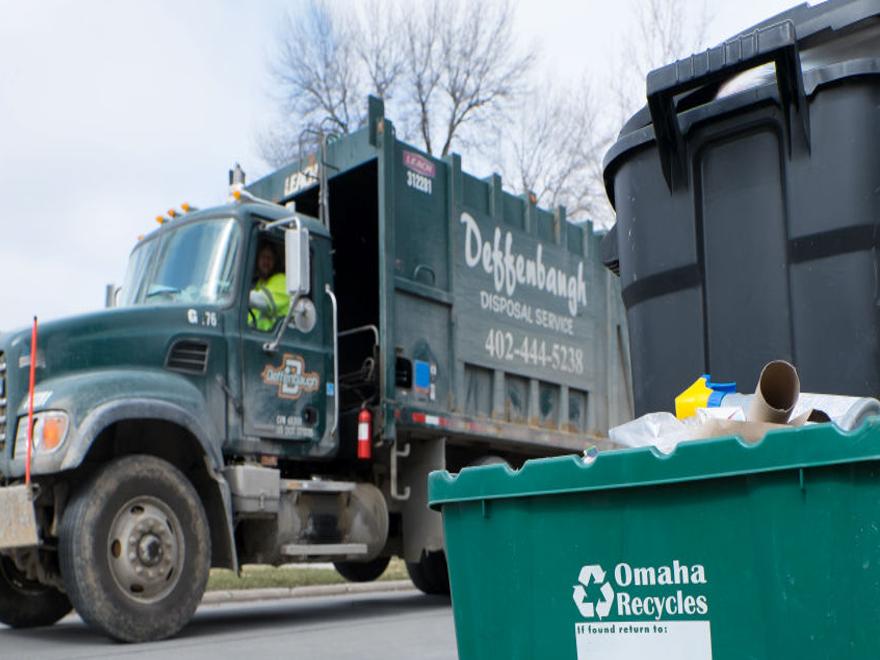 Proposed Overhaul Of Omaha S Waste Collection Would Send Yard Waste To Landfill Along With Trash Local News Omaha Com