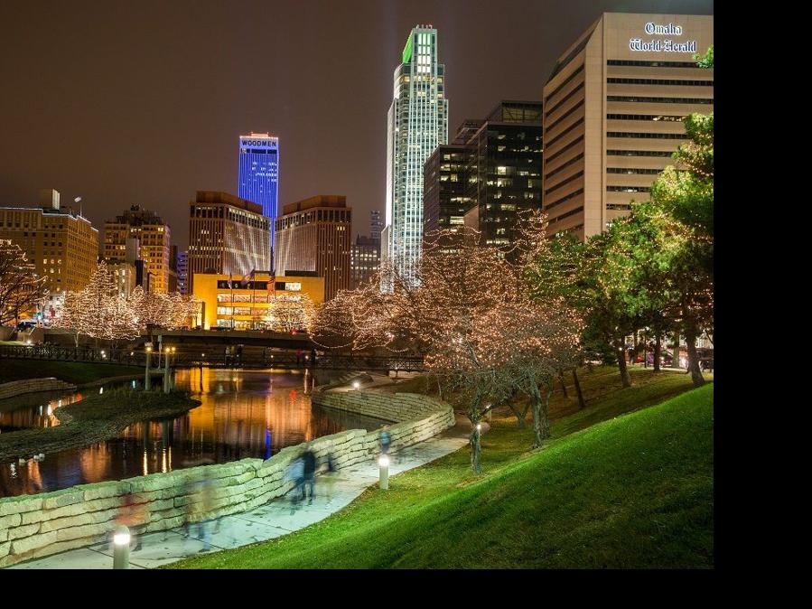 Holiday Lights Festival strings 1 million glowing bulbs across 40