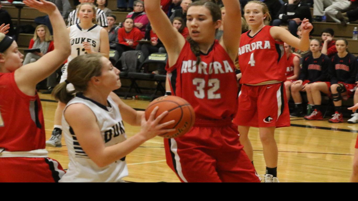 Huskies Take Advantage Of Dukes Shooting Woes Ne Prep Zone