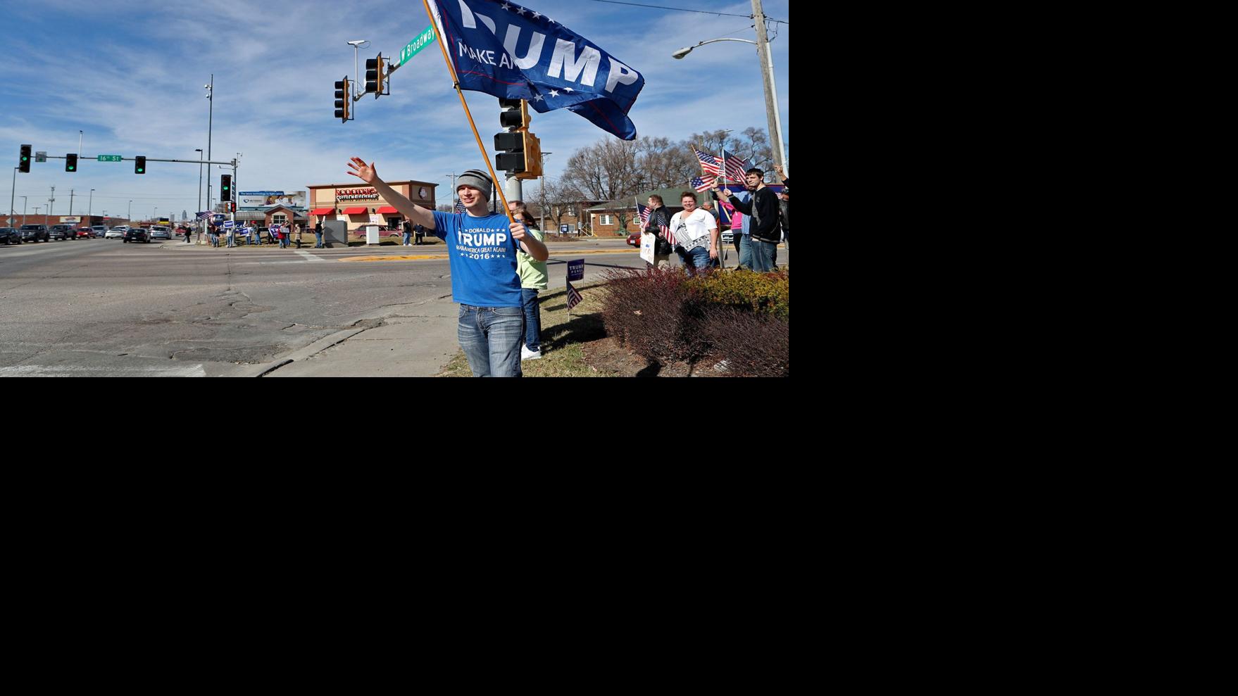 75 Join Pro Trump Rally In The Bluffs Similar Gatherings Held Across Nebraska U S State And Regional News Omaha Com