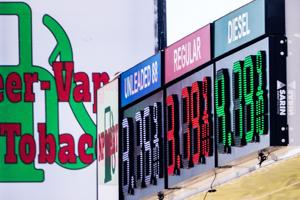 050426-owh-new-gasprice-cm-04.JPG