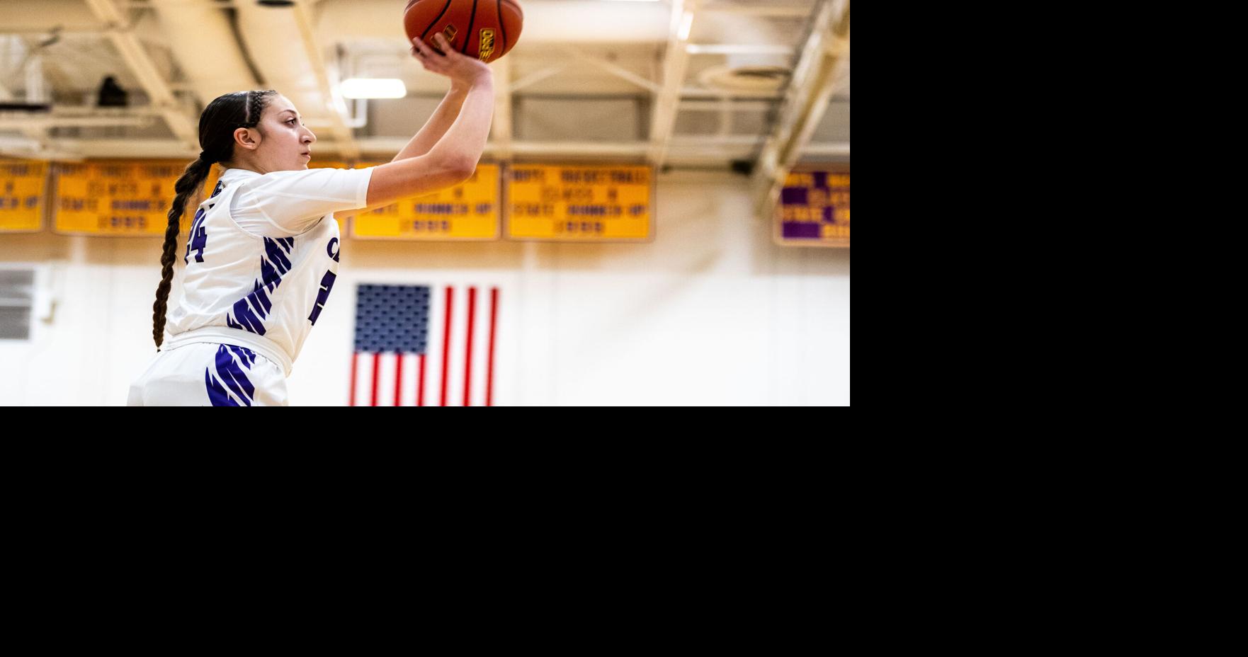 Photos Metro Holiday Basketball Tournament, Friday