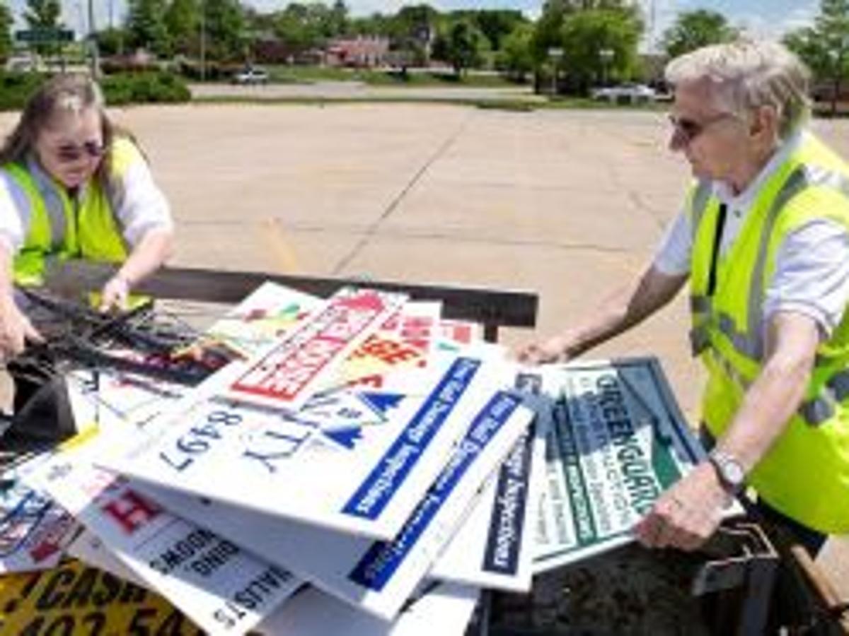 600 Illegal Signs Removed In Omaha Sweep Of Postings Latest Headlines Omaha Com
