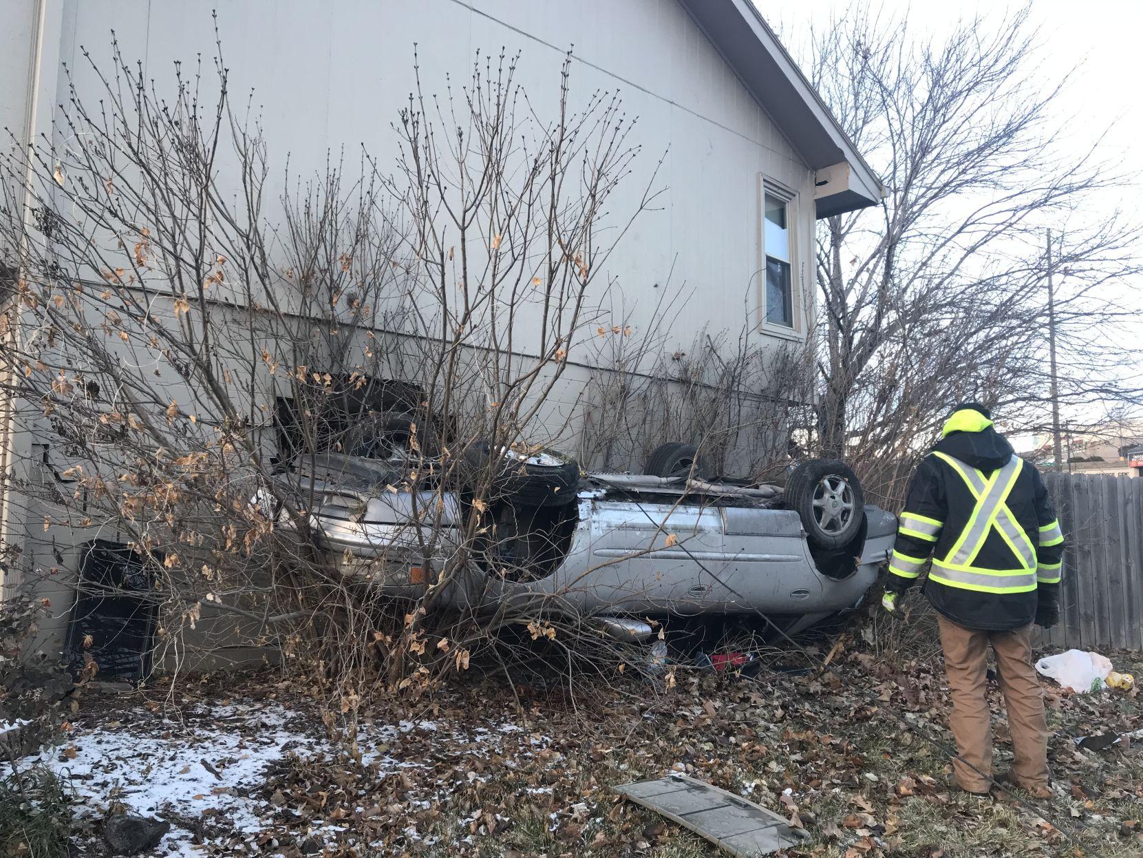 Crash Shakes Omaha House Leaves Driver Critically Hurt Local News Omaha Com