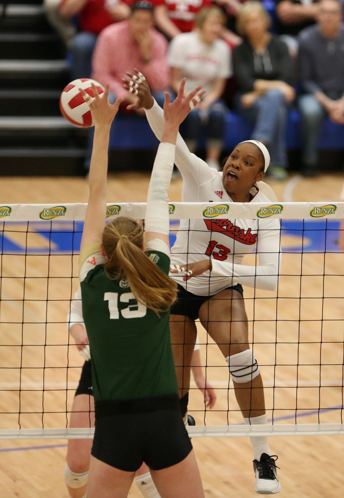 Walk-ons Tiani Reeves, Brooke Smith leave Nebraska volleyball team ...