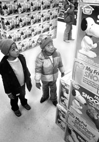 1981: Christmas shopping