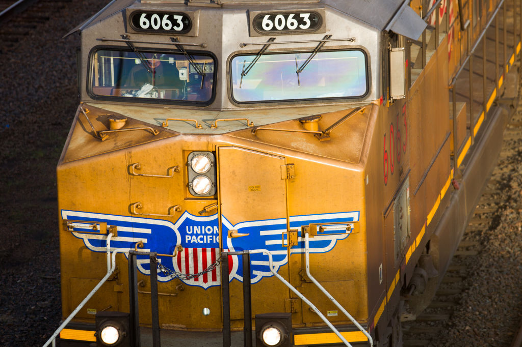 Union Pacific on track to add 1,000 jobs