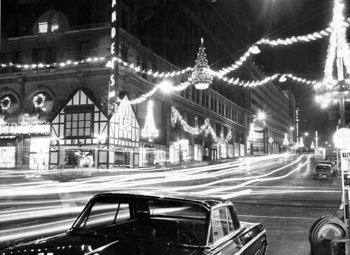 Holiday Lights Festival strings 1 million glowing bulbs across 40