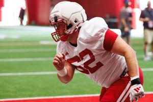 081126-owh-spo-huskerfb-nf-14