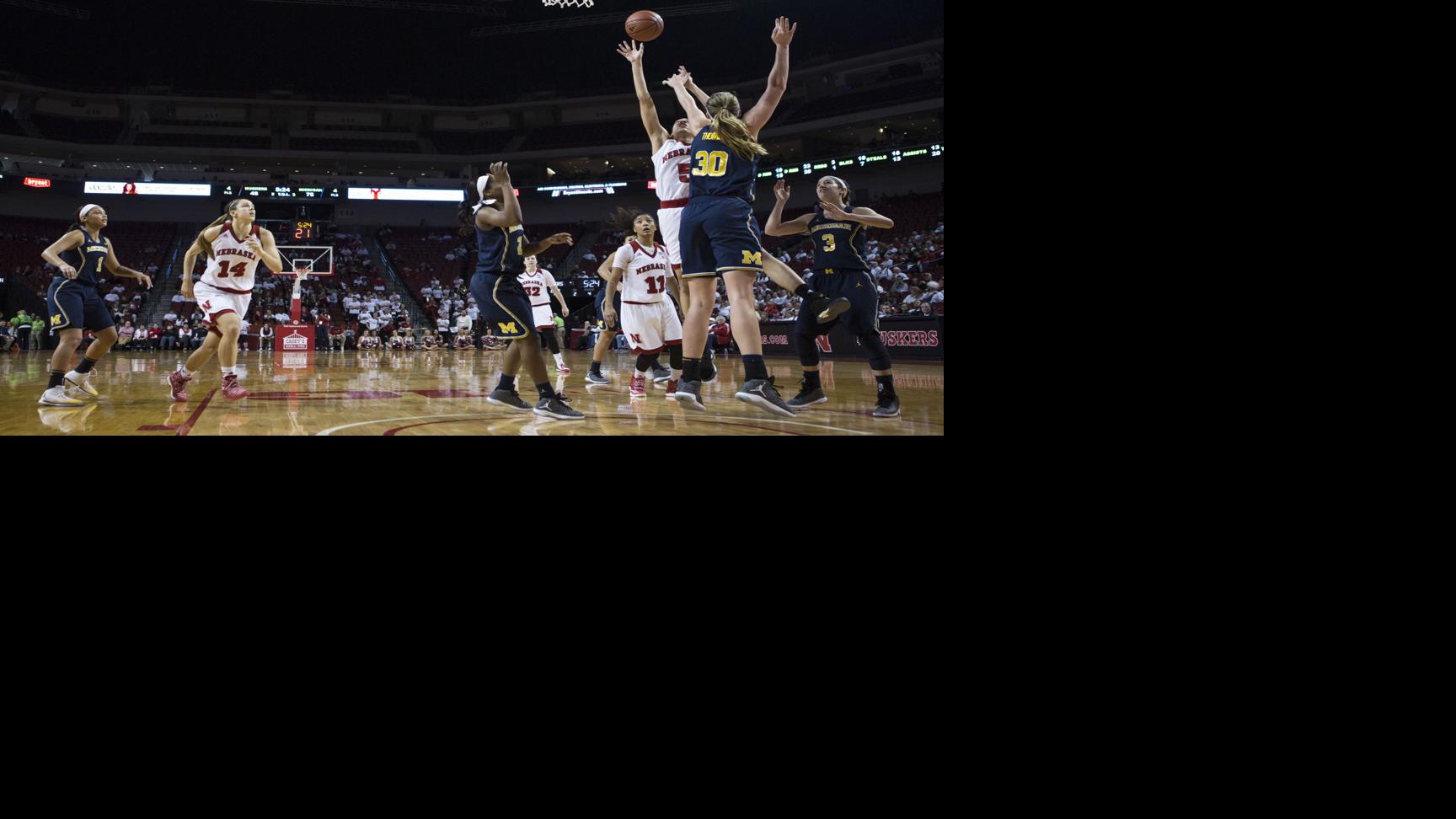 Husker Women S First Half Slump Michigan S Hot Shooting Offense Doom Nu In 84 51 Loss Women S Basketball Omaha Com